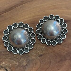 Stunning Mexico Sterling Silver 925 large clip on earrings excellent condition!